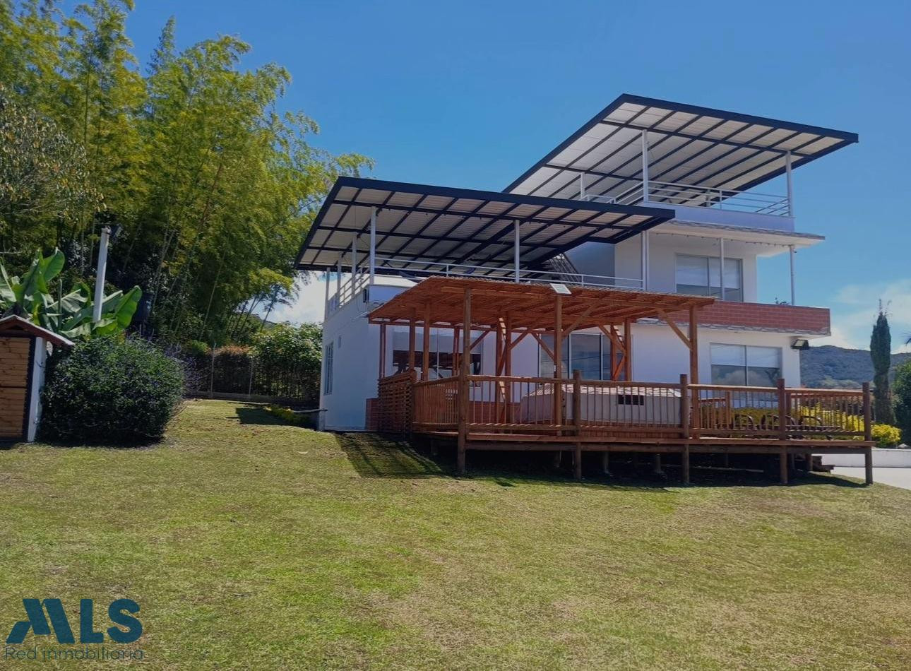 Casa en medio de la naturaleza el-penol - v la cristalina