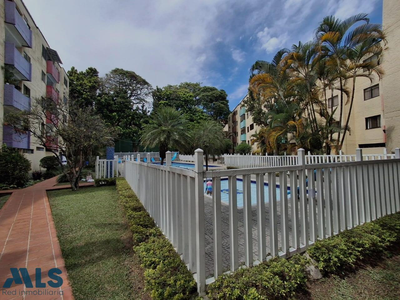 Amplio y Cómodo apartamento en Los Colores. medellin - los colores