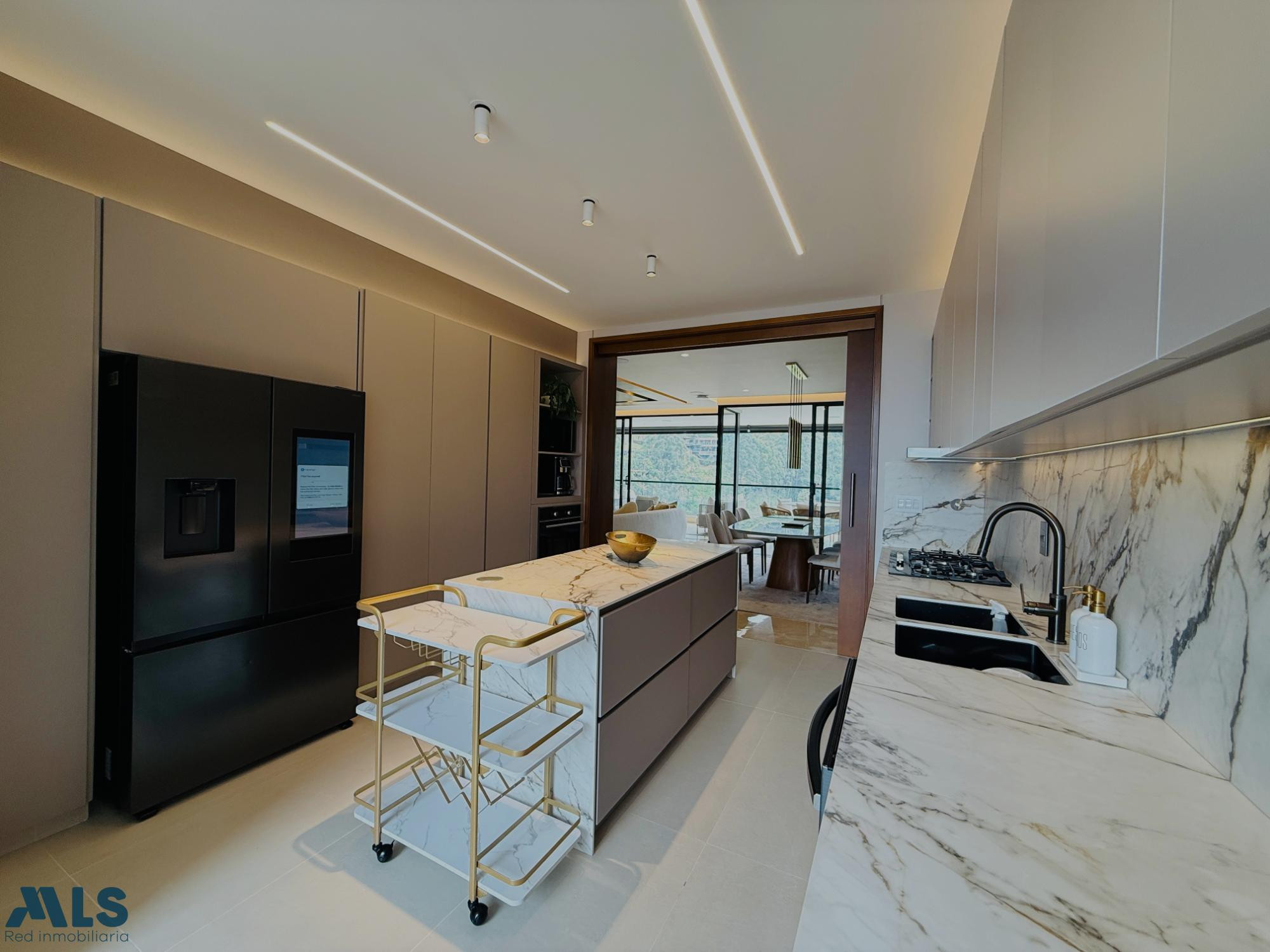 Lujoso apartamento amoblado en venta en el Poblado, La Calera medellin - la calera