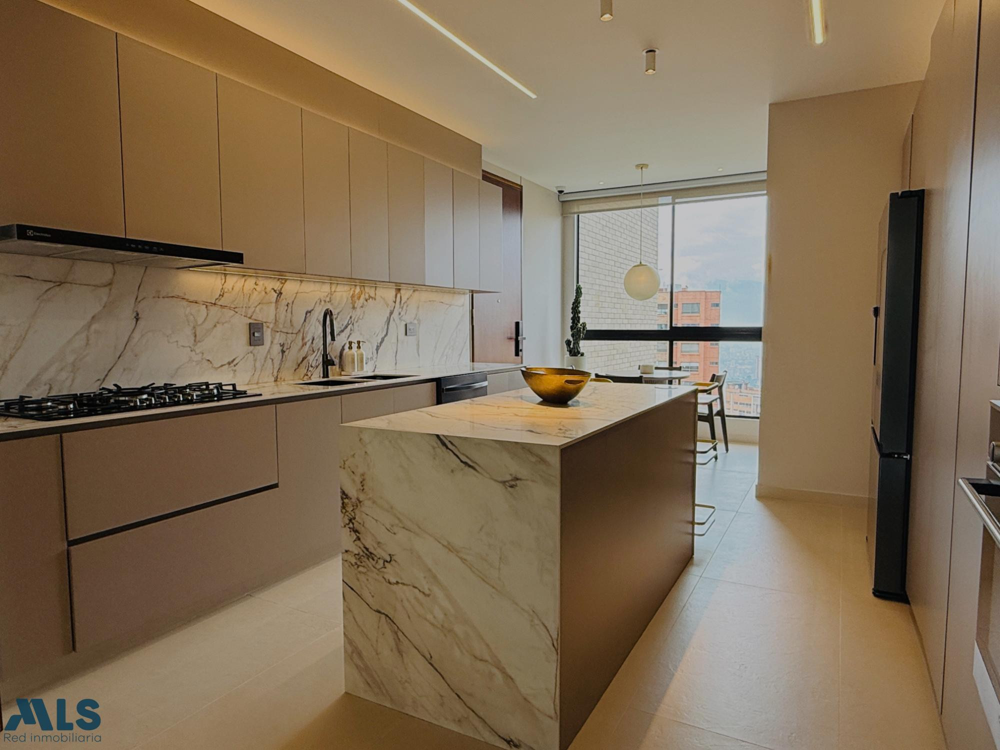 Lujoso apartamento amoblado en venta en el Poblado, La Calera medellin - la calera