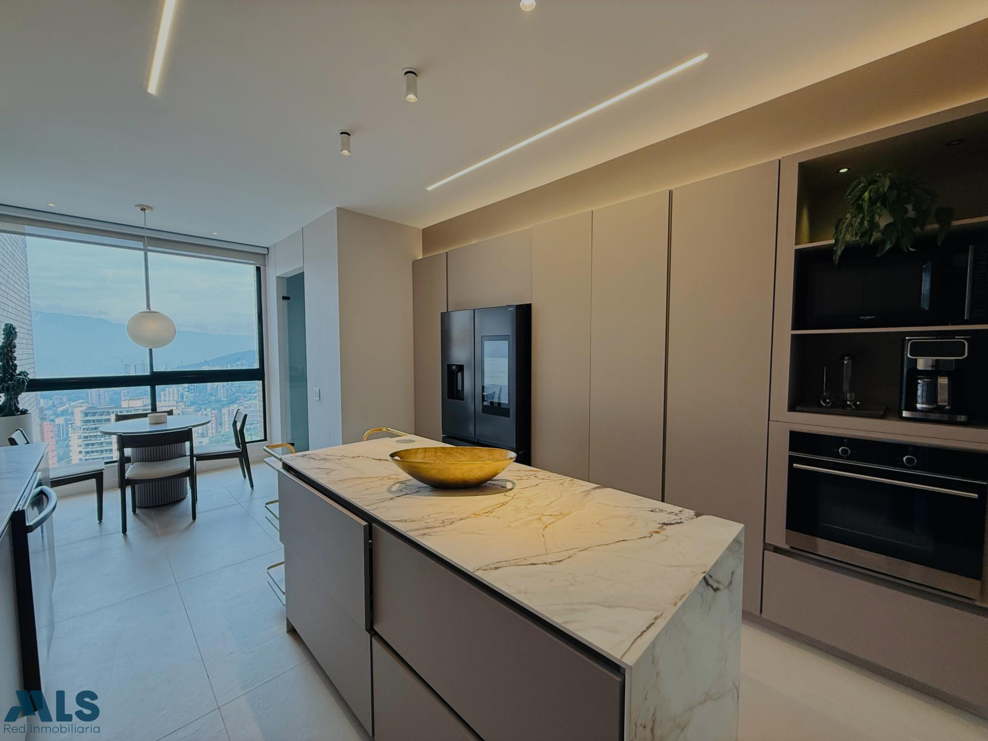 Lujoso apartamento amoblado en venta en el Poblado, La Calera medellin - la calera