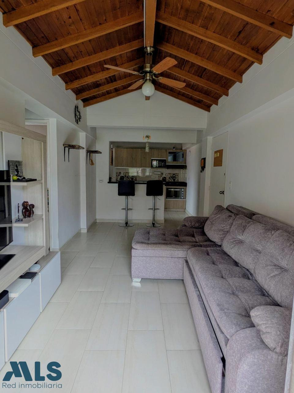 Apartamento en Venta Ubicación Central Loma de los Bernal medellin - loma de los bernal