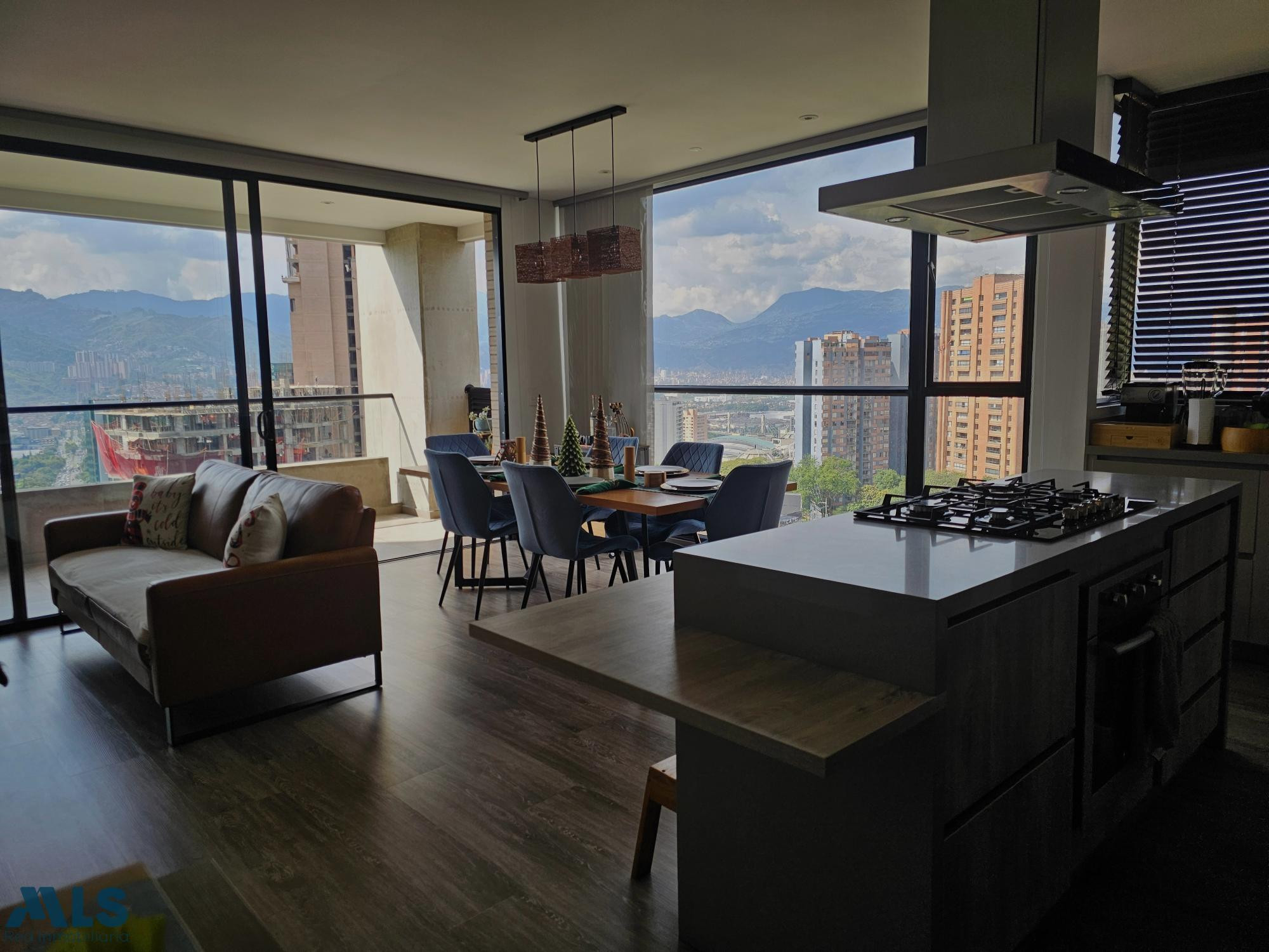 Exclusivo apartamento con hermosa vista a la ciudad medellin - los balsos no 1
