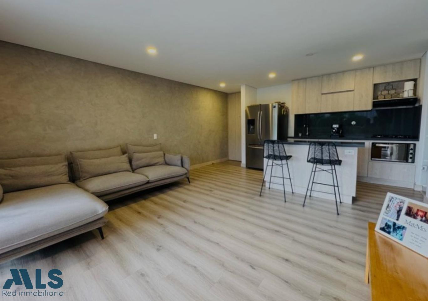 Venta de apartamento con amplia terraza en la loma de las Brujas parte baja envigado - loma de las brujas