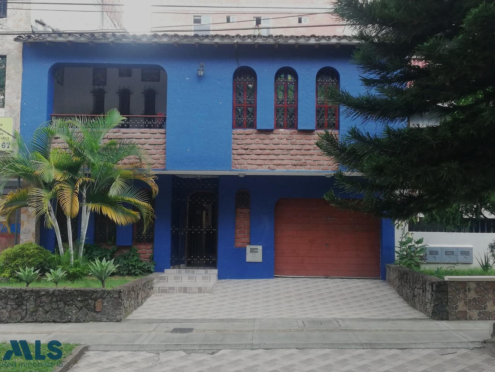 Casa estilo mediterráneo en los Colores amplitud, ubicación y carácter medellin - los colores