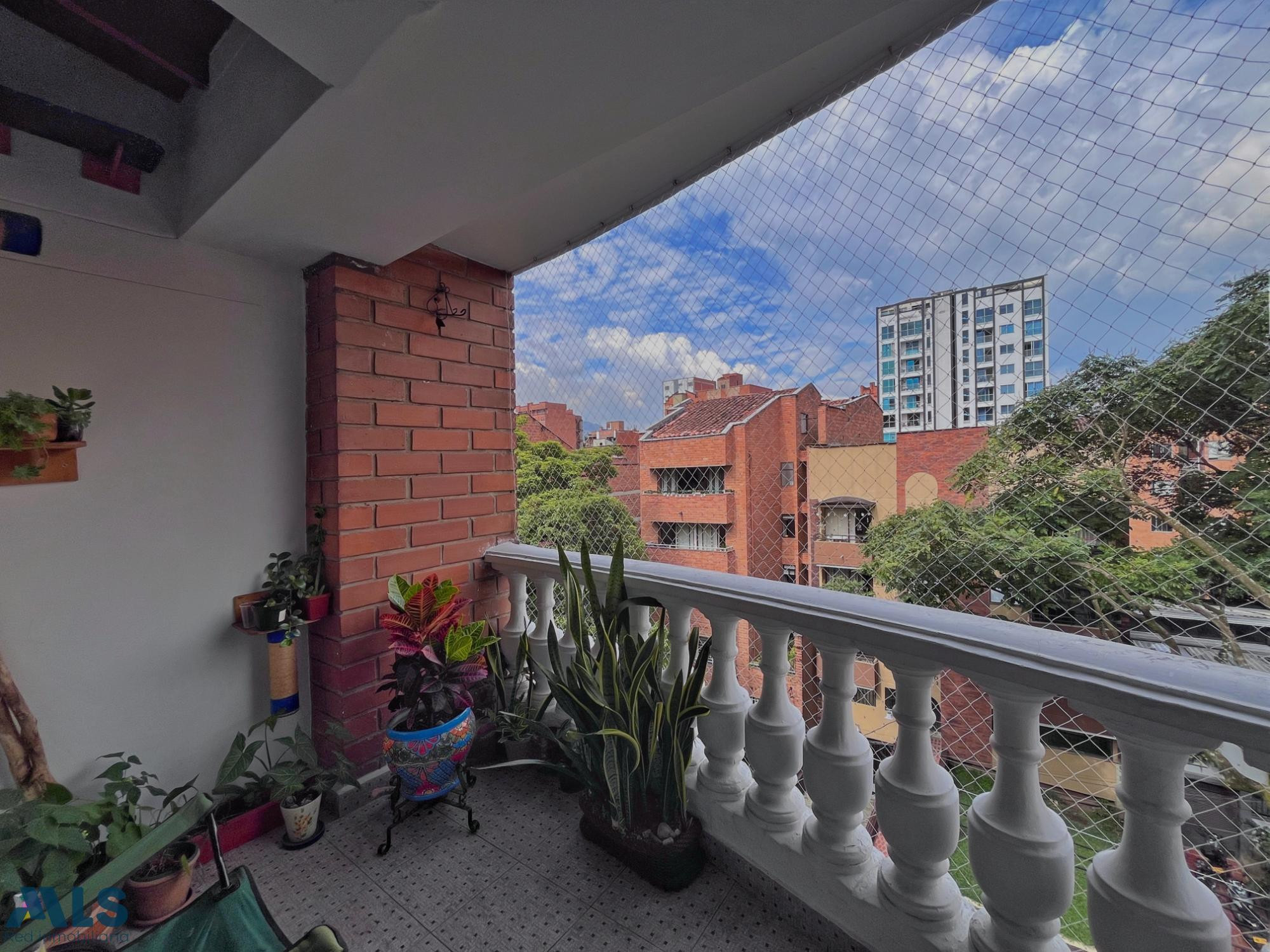 Apartamento muy cerca de la UPB. medellin - san joaquin