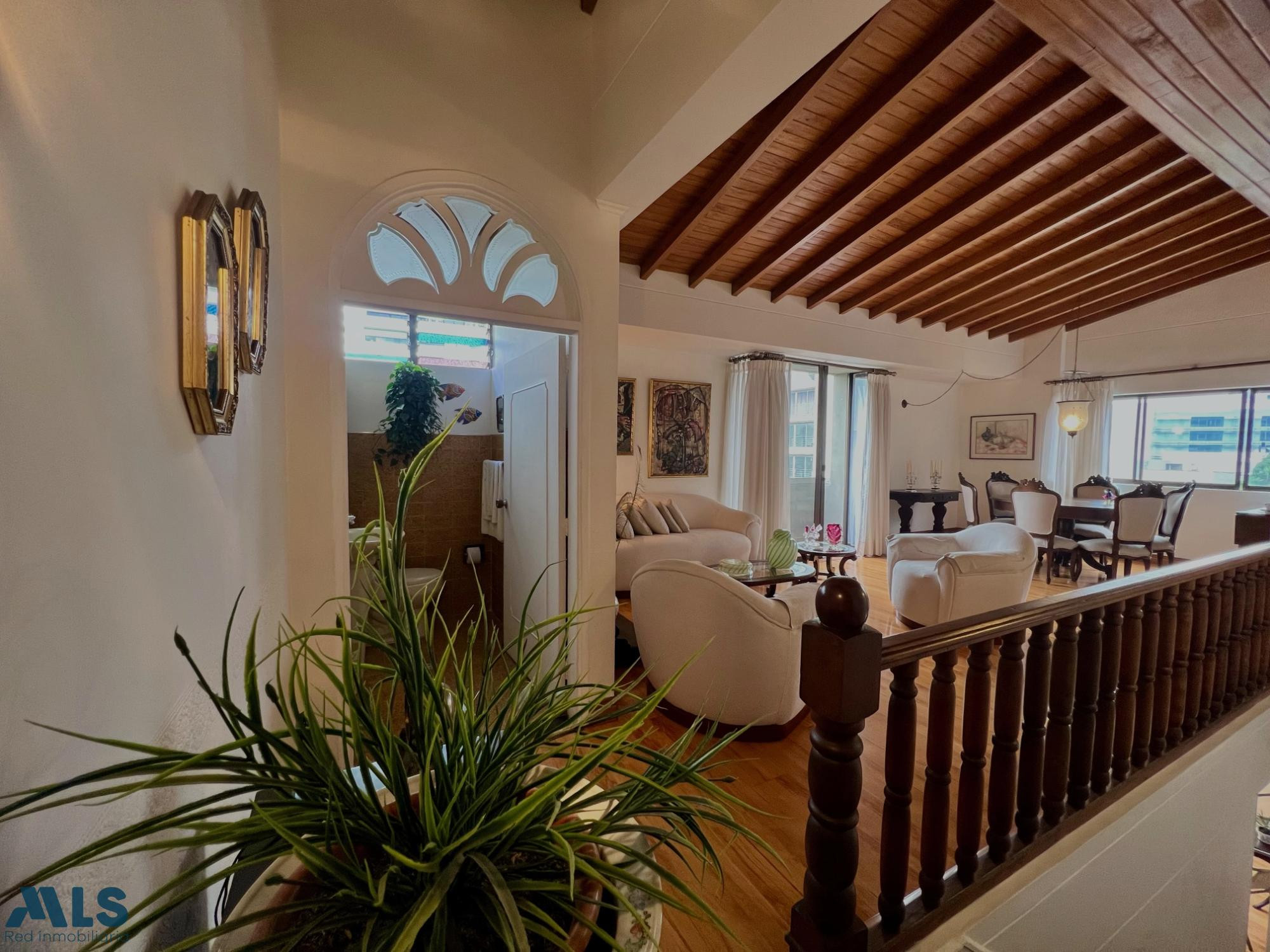 Excelente ubicación en las lomas, penthouse duplex. medellin - las lomas no 2