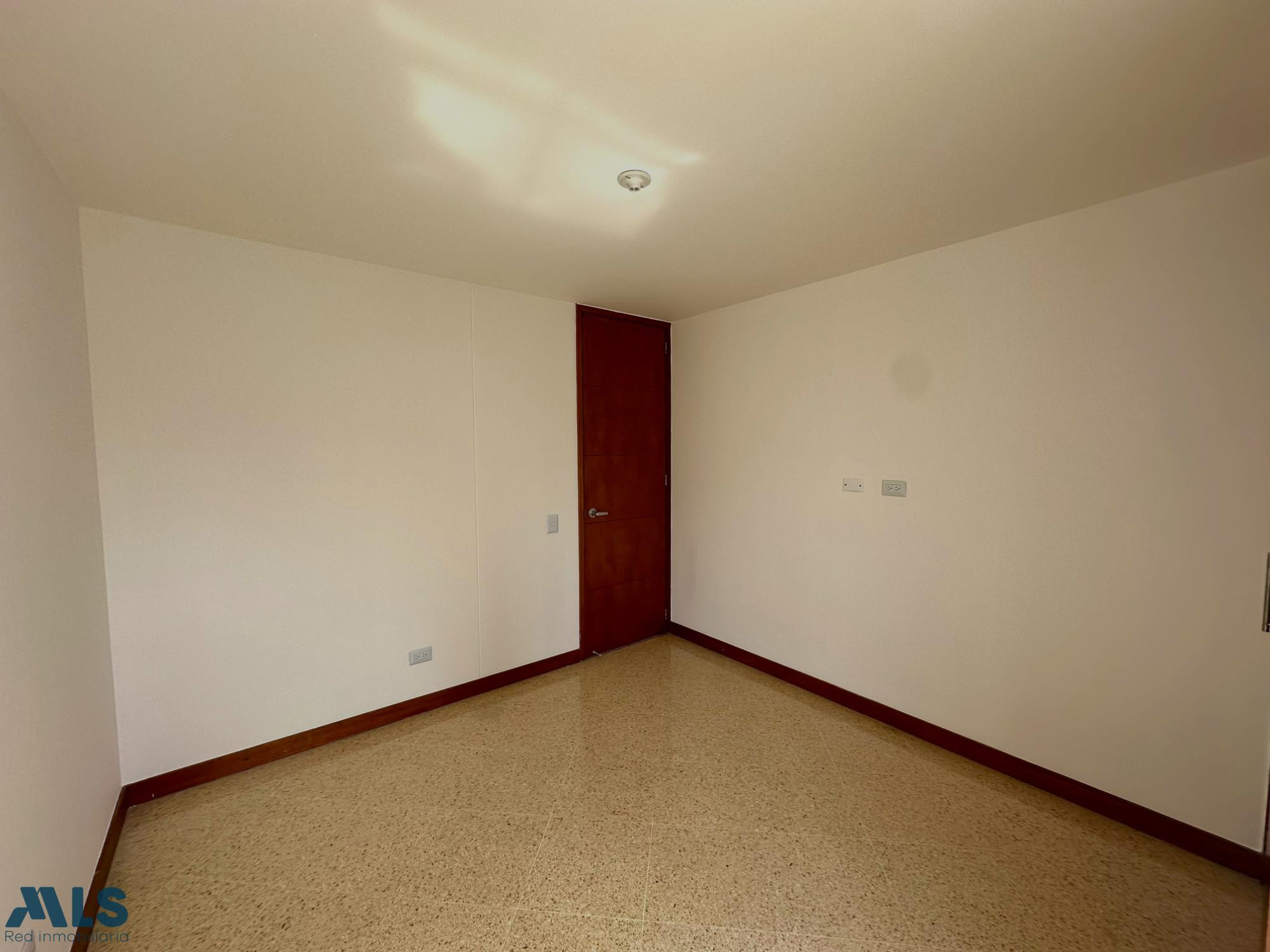 APTO LAURELES PORTERIA 24 HORAS medellin - nogal