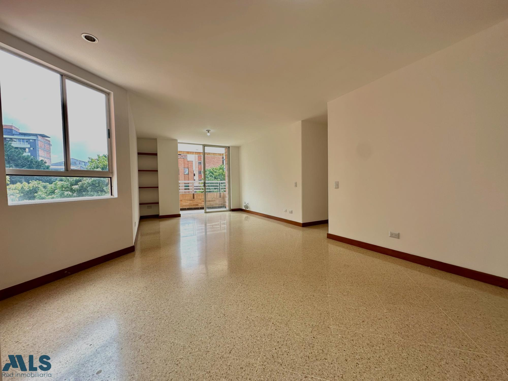 APTO LAURELES PORTERIA 24 HORAS medellin - nogal