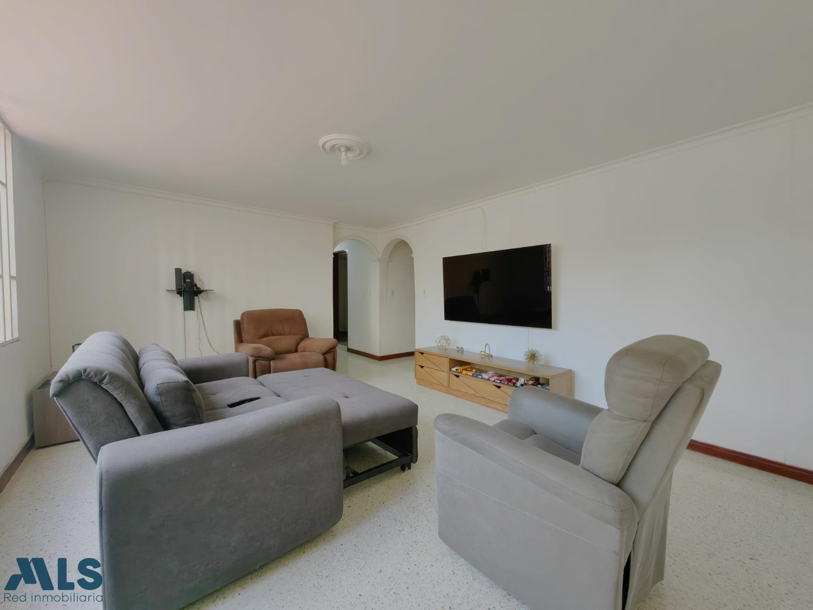 Apartamento con excelente ubicación y amplios espacios medellin - conquistadores