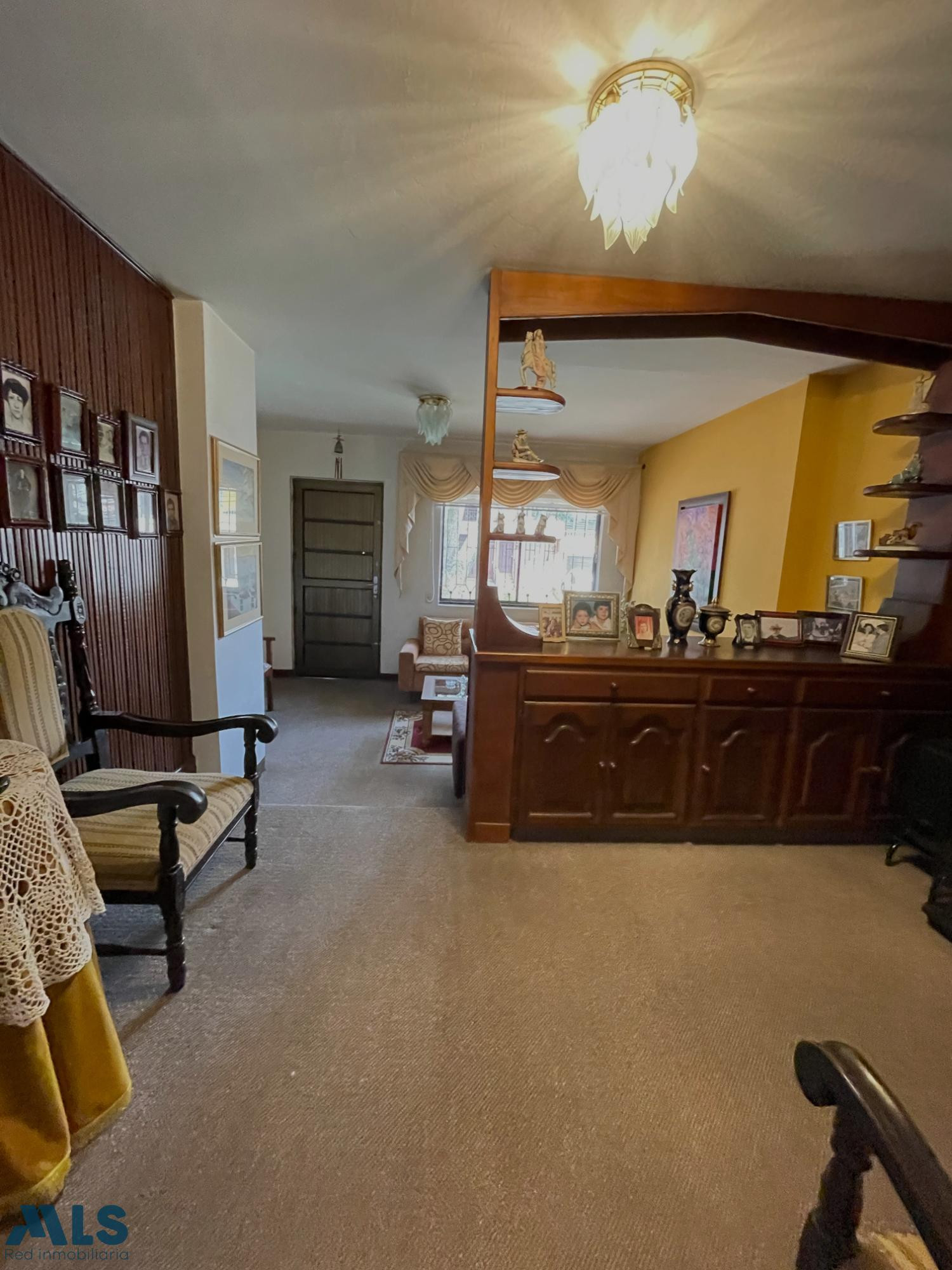 VIVIENDA UNIFAMILIAR EN BARRIO, EXCELENTE UBICACION. medellin - santa monica