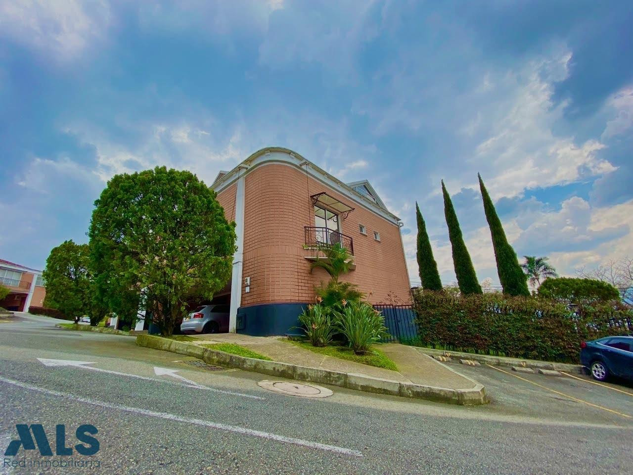 Hermosa casa en Altos del Poblado, un verdadero hogar medellin - altos del poblado