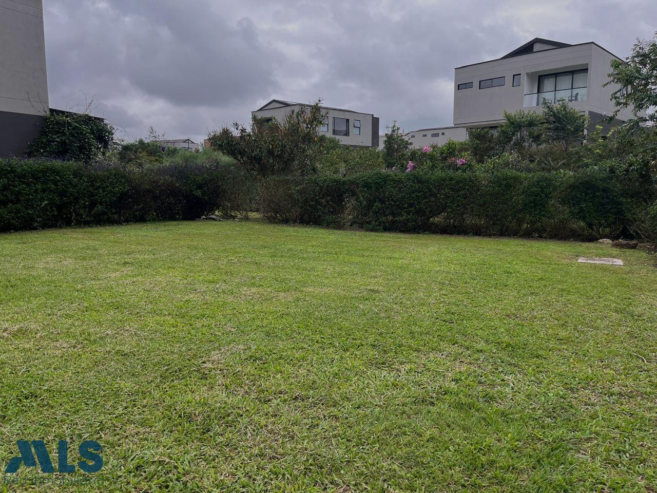 Lote para venta en urbanización cerrada en Rionegro rionegro - v chipre