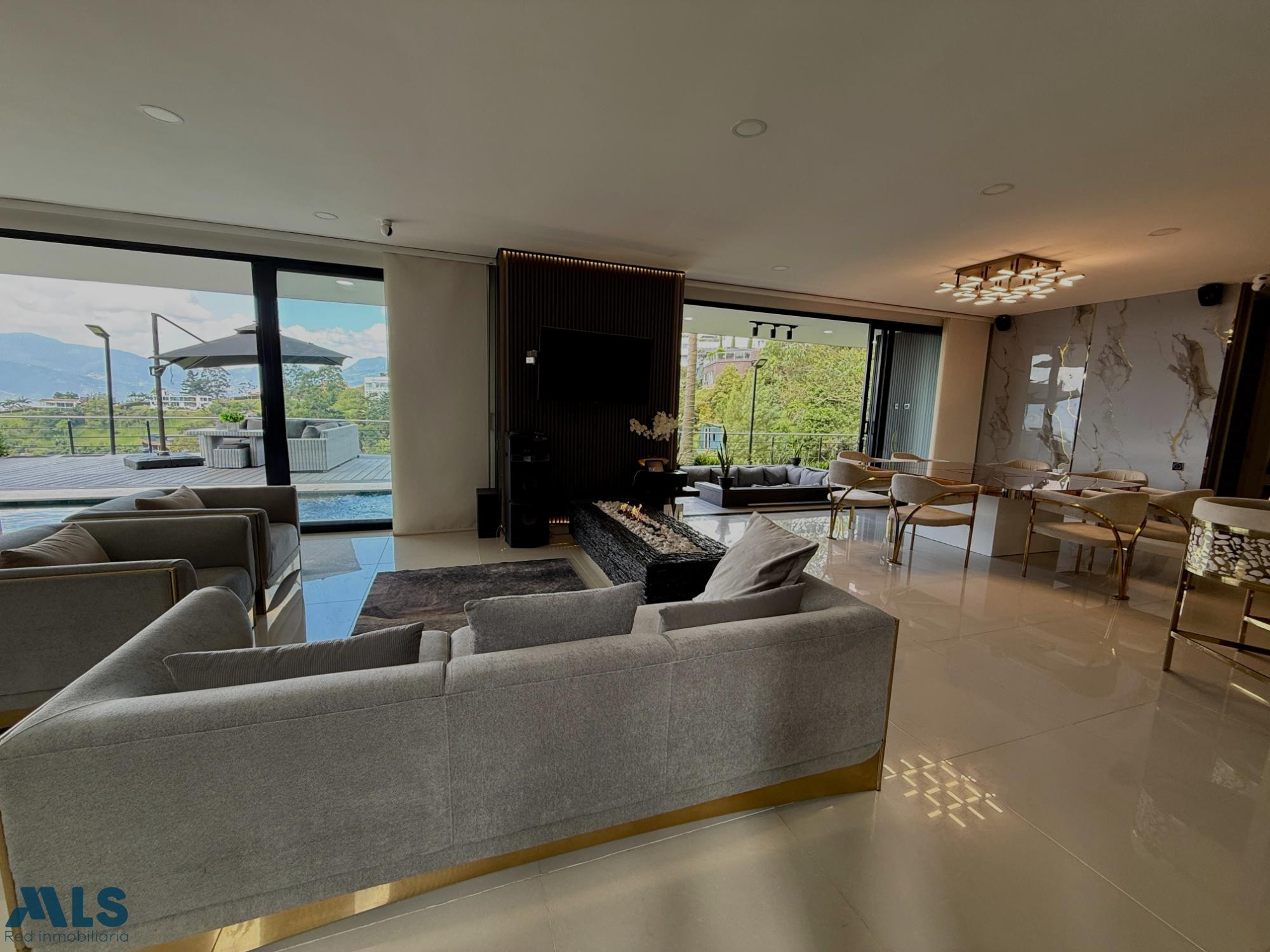 Hermosa Casa con piscina y la mejor vista a Medellin medellin - las palmas