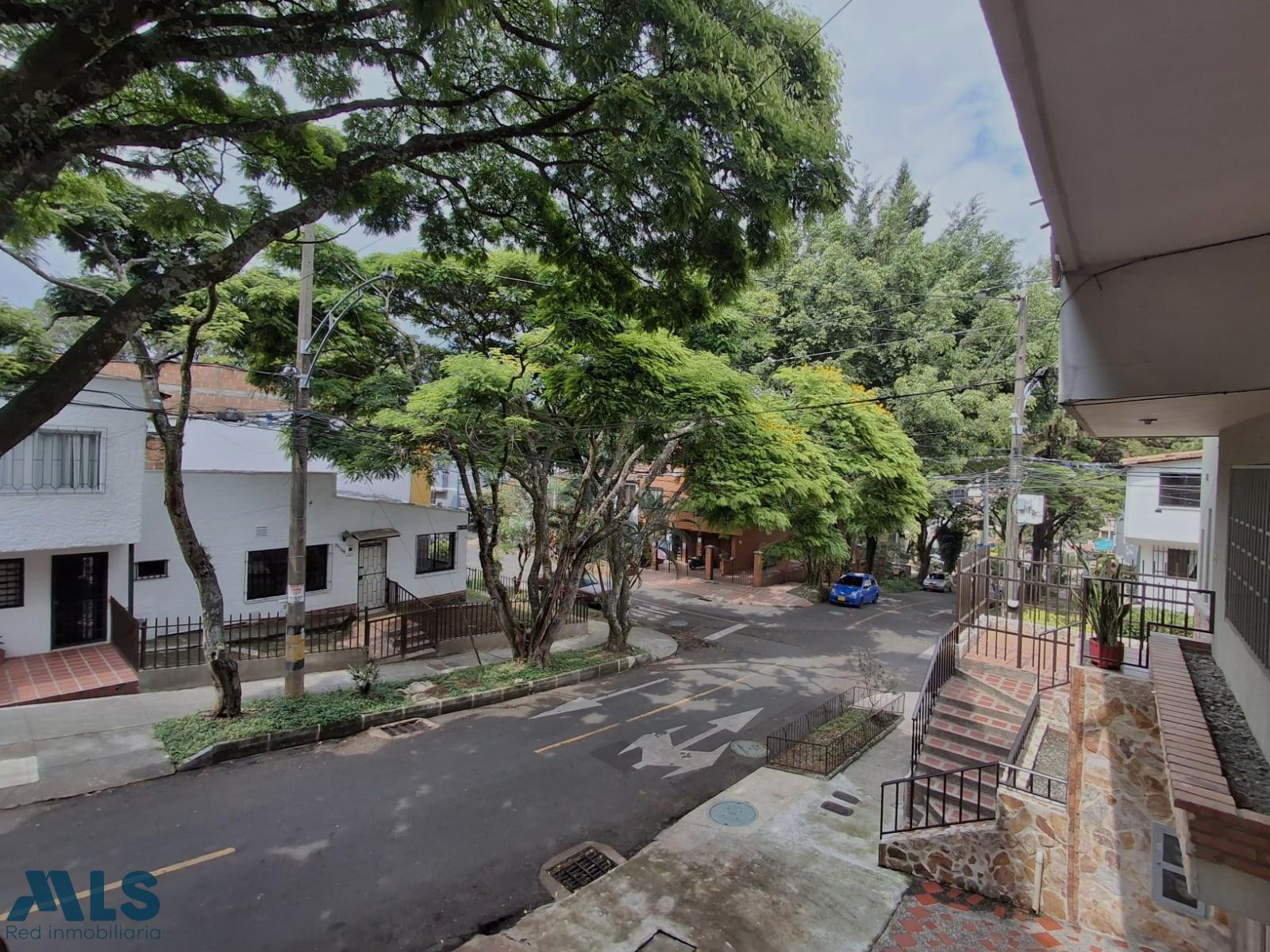 Casa Unifamiliar con excelente ubicación. medellin - santa monica