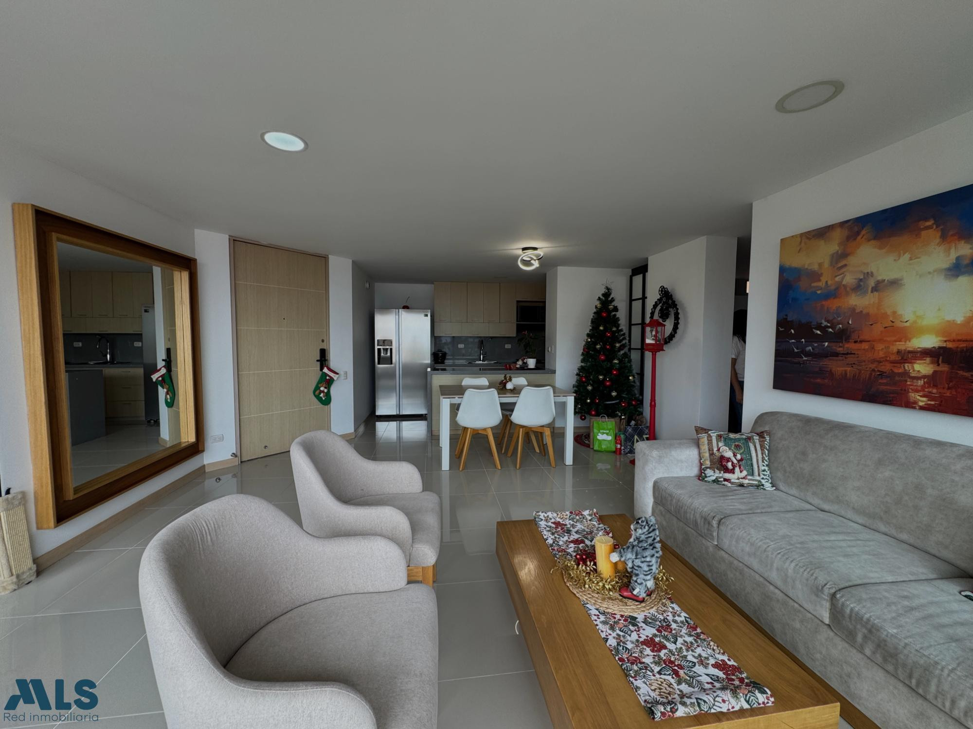 APTO EN VENTA TRANSVERSAL INTERMEDIA CON HERMOSA VISTA A LA CIUDAD envigado - transversal intermedia