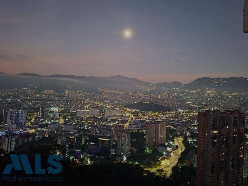Apartamento con vista a la ciudad con atardeceres espectaculares medellin - las palmas