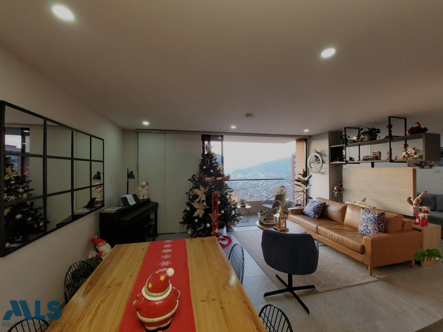 En Envigado con vista increíble, acabados de alta gama, 2 parqueaderos paralelos envigado - loma del escobero