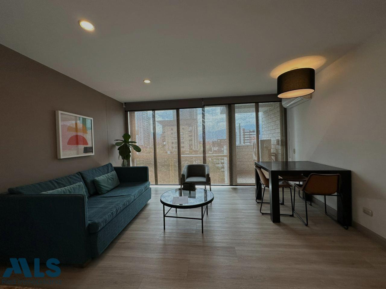 El privilegio de vivir o invertir con servicios de hotel. medellin - oviedo