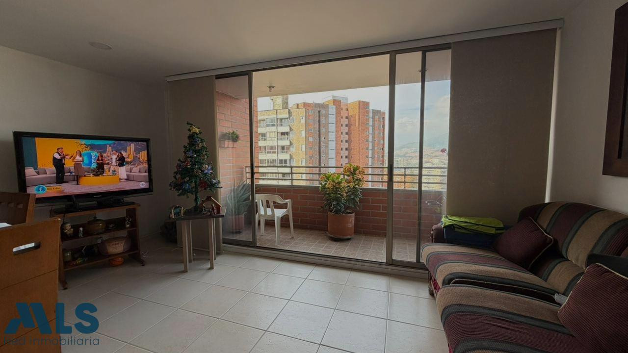 APARTAMENTO CON EXCELENTE VISTA EN EL POBLADO medellin - santa maria de los angeles