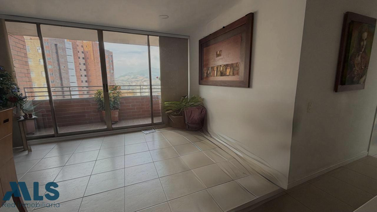 APARTAMENTO CON EXCELENTE VISTA EN EL POBLADO medellin - santa maria de los angeles