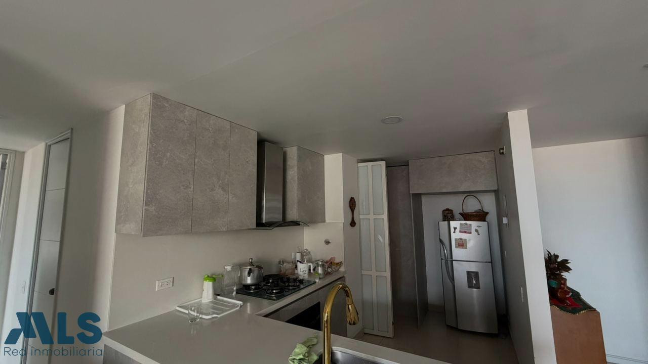 APARTAMENTO CON EXCELENTE VISTA EN EL POBLADO medellin - santa maria de los angeles