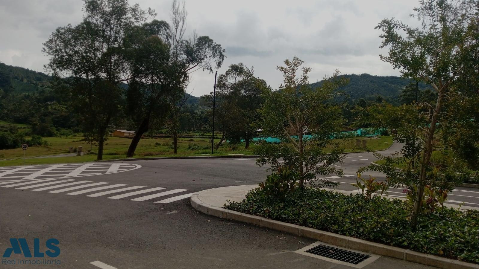 Lote para venta en urb.cerrada en la ceja la-ceja - via la ceja la union