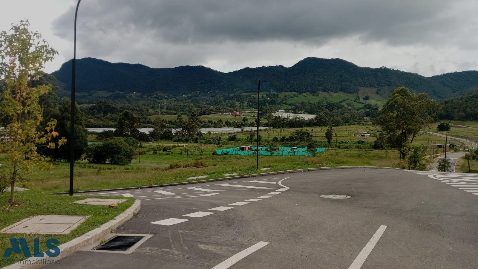 Lote para venta en urb.cerrada en la ceja la-ceja - via la ceja la union