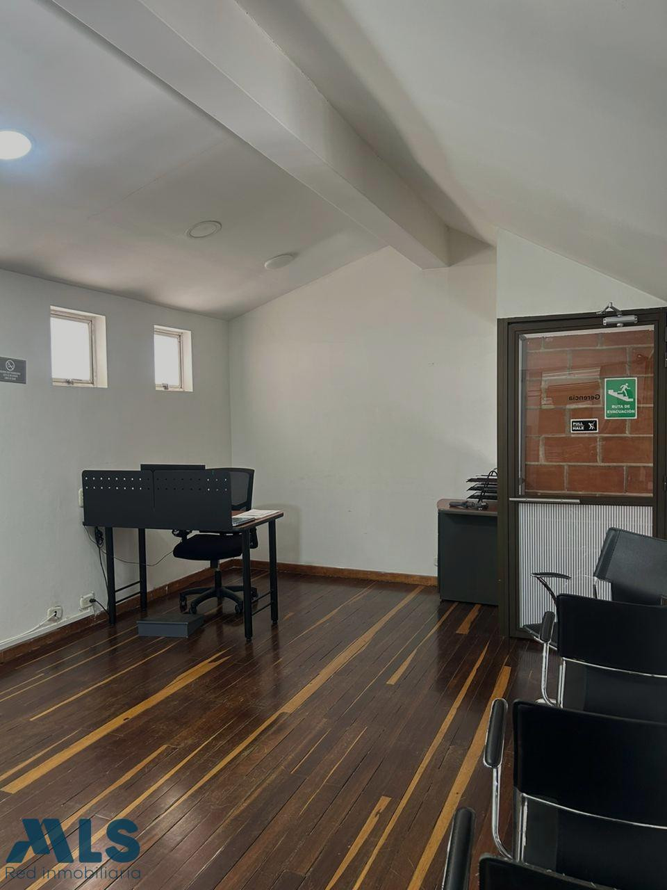 AMPLIA OFICINA DUPLEX medellin - conquistadores