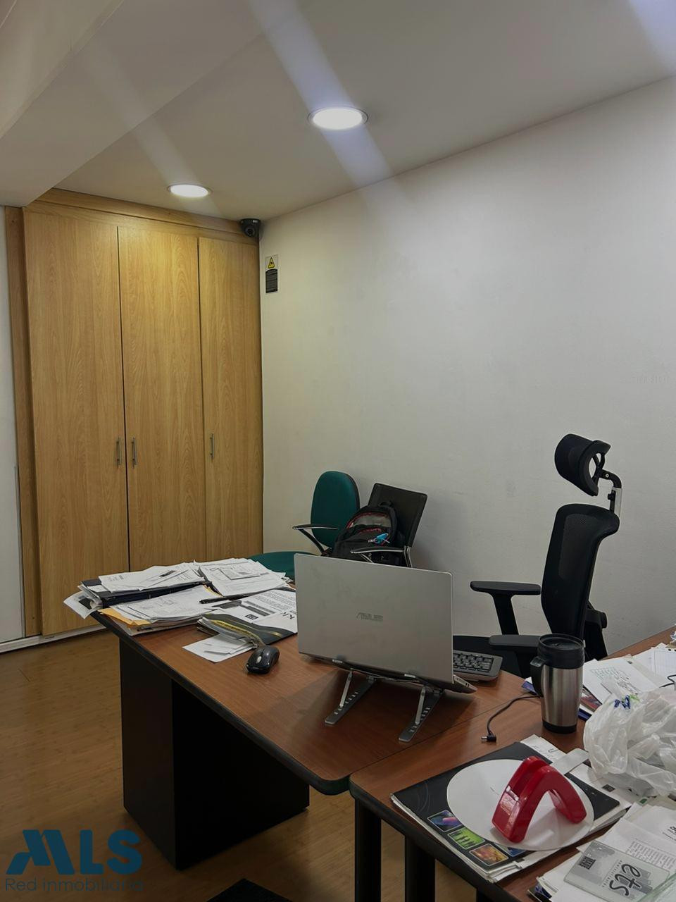 AMPLIA OFICINA DUPLEX medellin - conquistadores