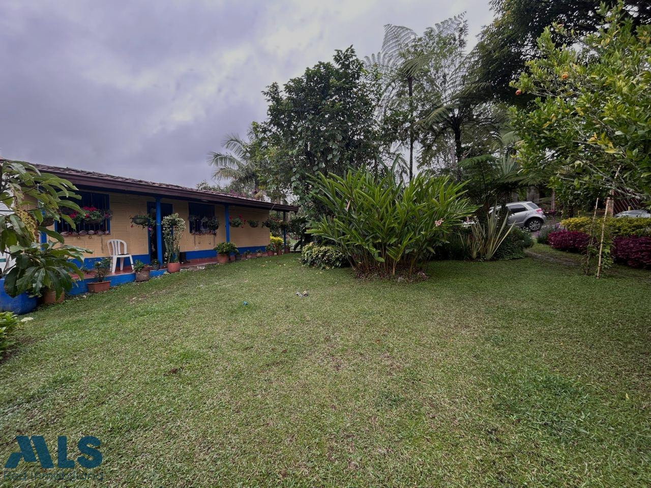 HERMOSA CASA FINCA EN VENTA rionegro - v las cuchillas