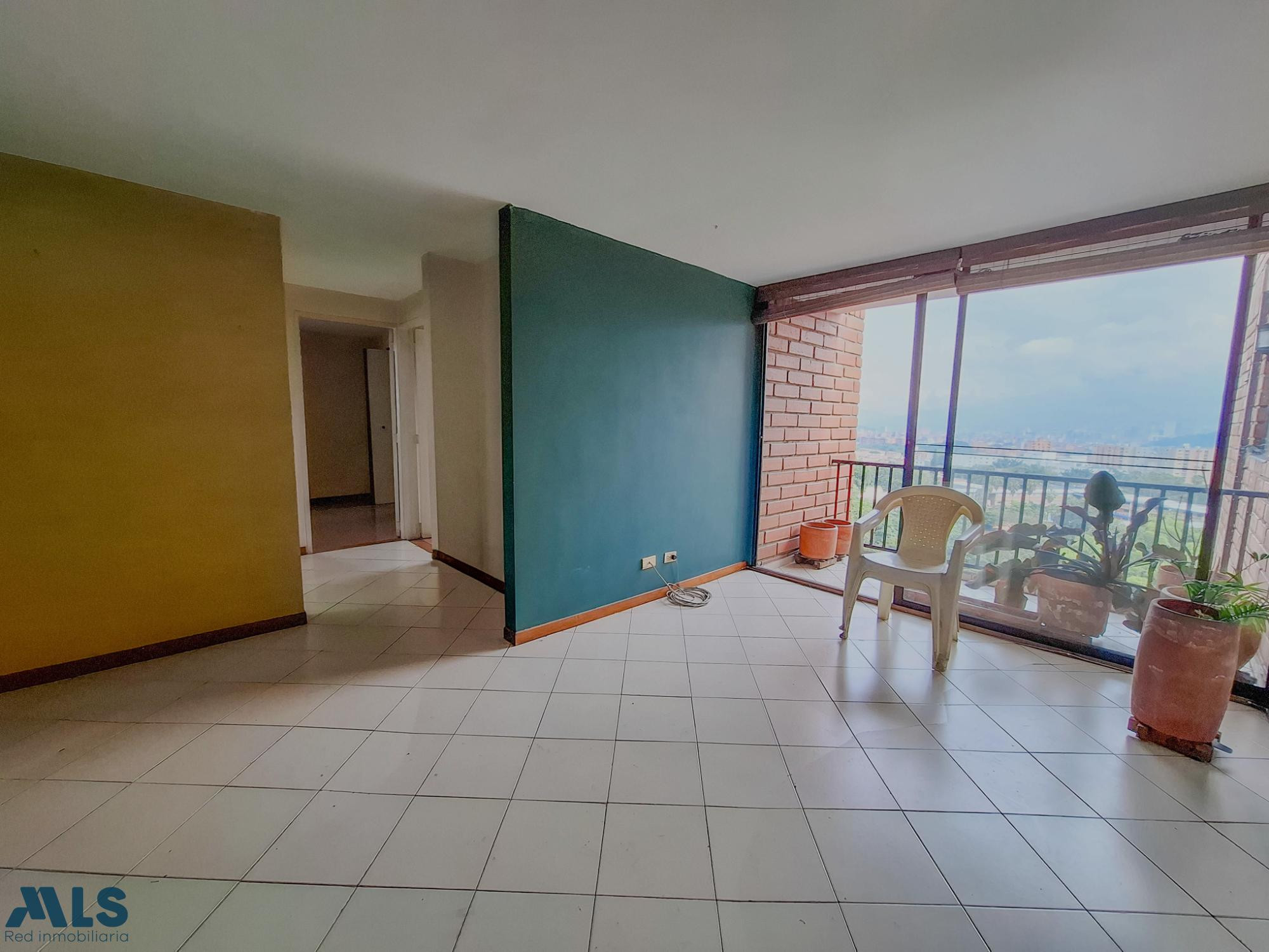 Apartamento para remodelar en La Loma de Los Bernal parte baja medellin - loma de los bernal