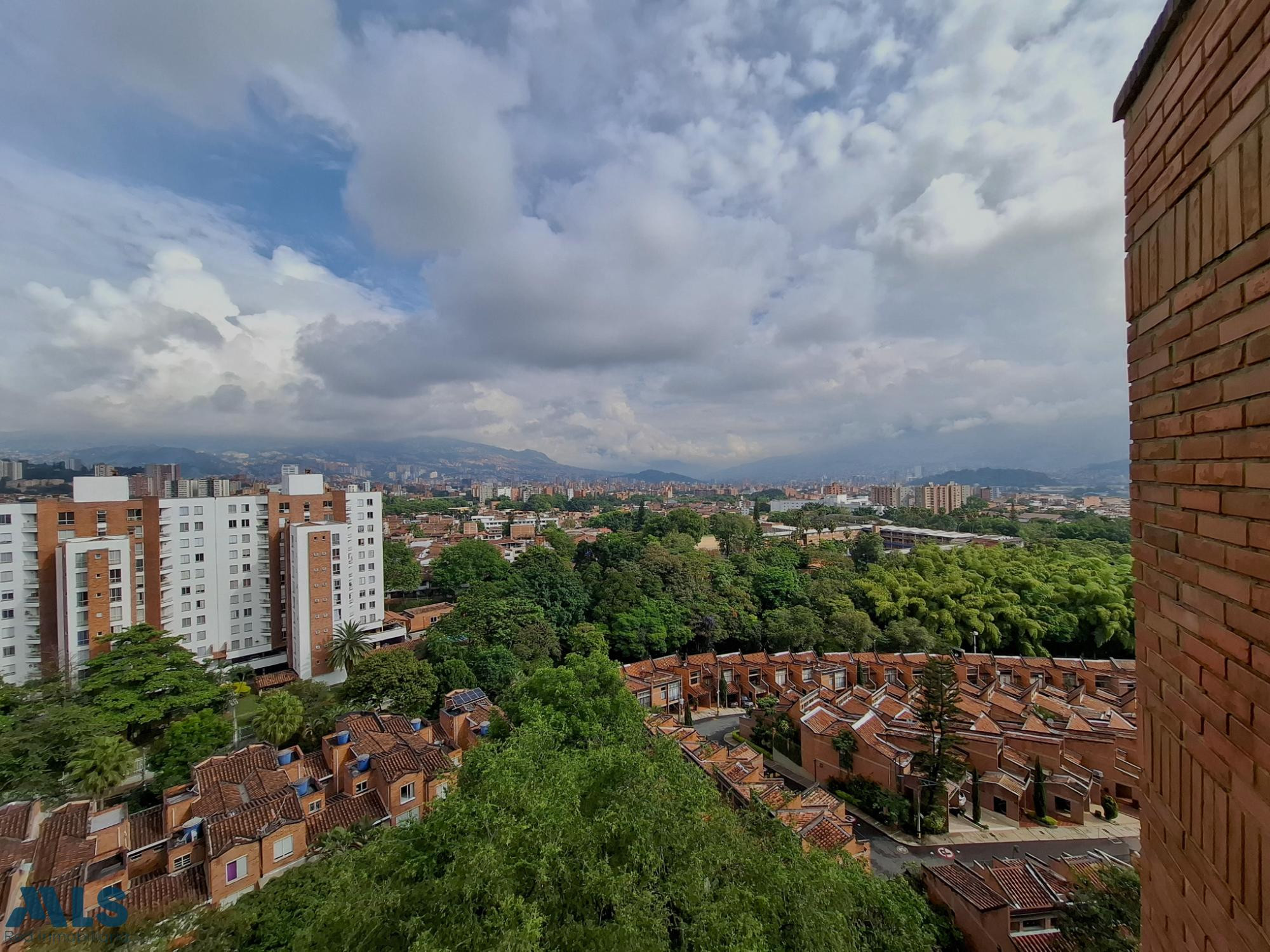 Apartamento para remodelar en La Loma de Los Bernal parte baja medellin - loma de los bernal