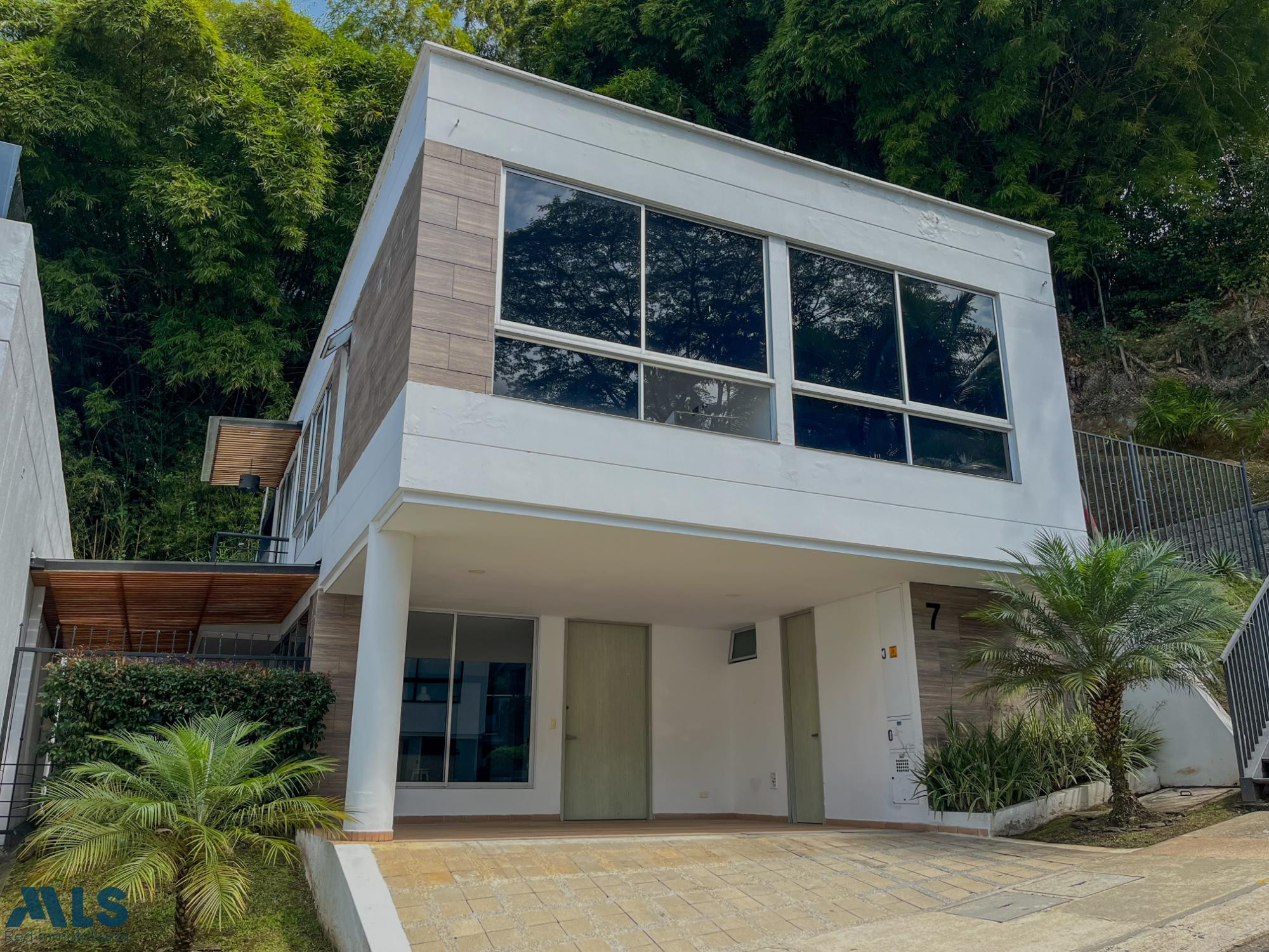 Casa en exclusivo condominio cerca al Mall Terracina envigado - el esmeraldal