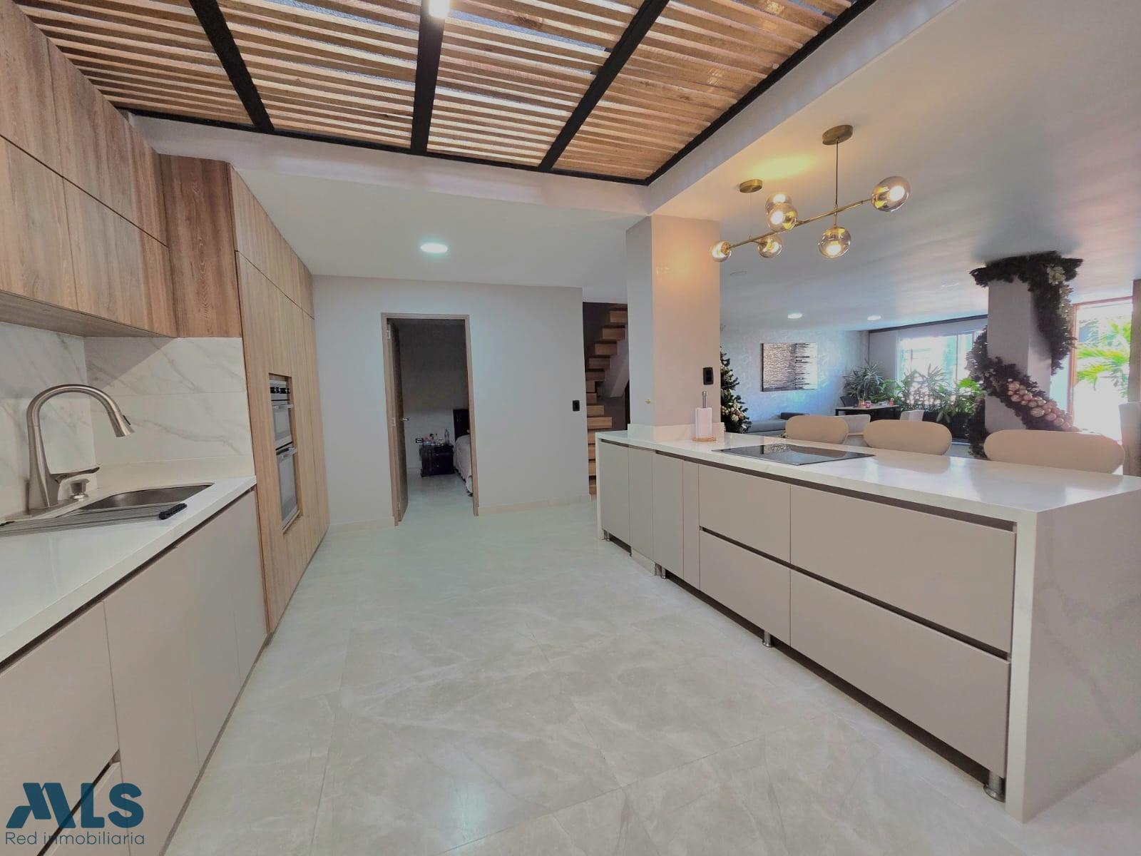 CASA COMODA EN UNIDAD CERRADA, SABANETA sabaneta - loma de san jose