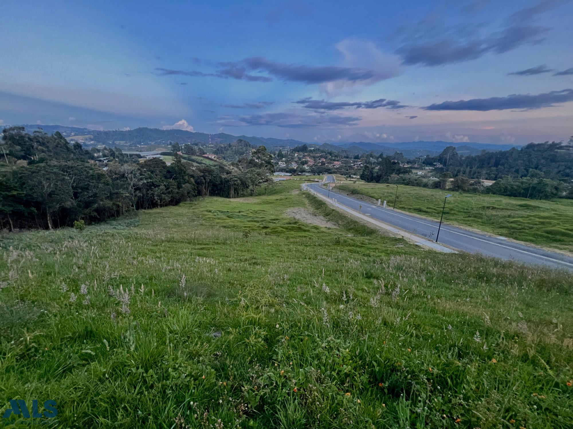 Lote en el Alto de Palmas! el mejor precio m2 envigado - alto de las palmas