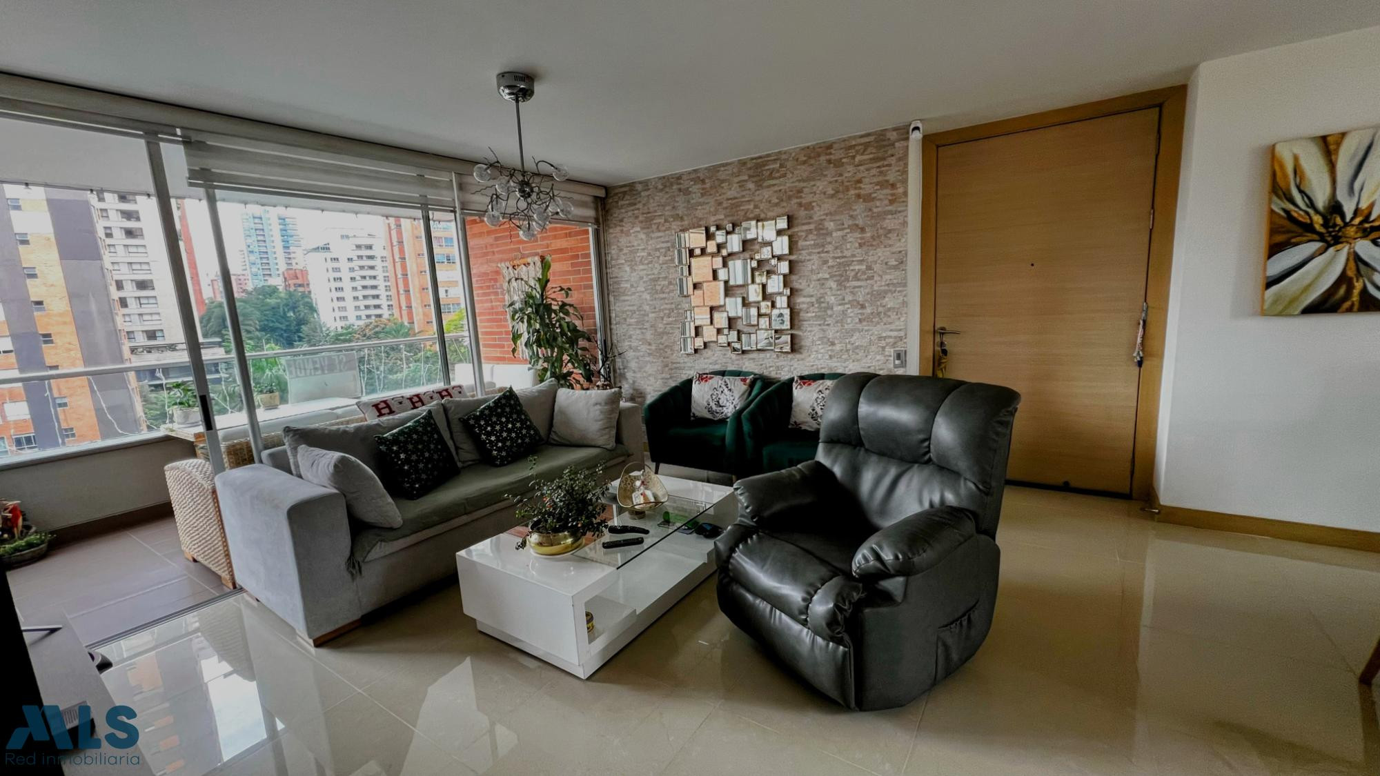 APARTAMENTO EN EXCLUSIVO SECTOR DEL POBLADO medellin - santa maria de los angeles