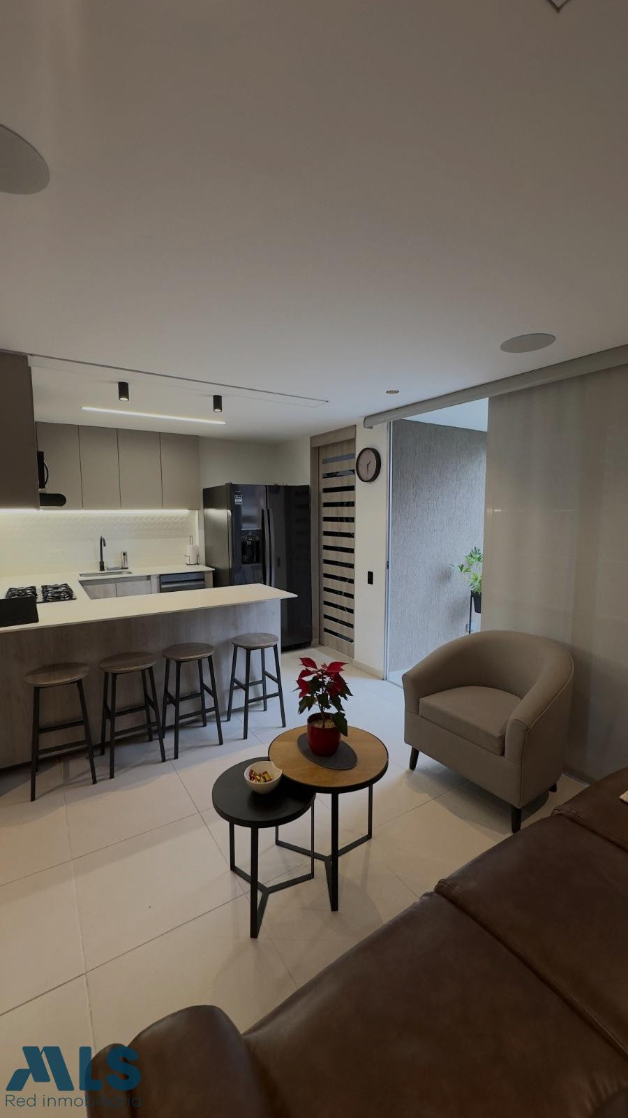 Apartamento excelente ubicación. medellin - los colores