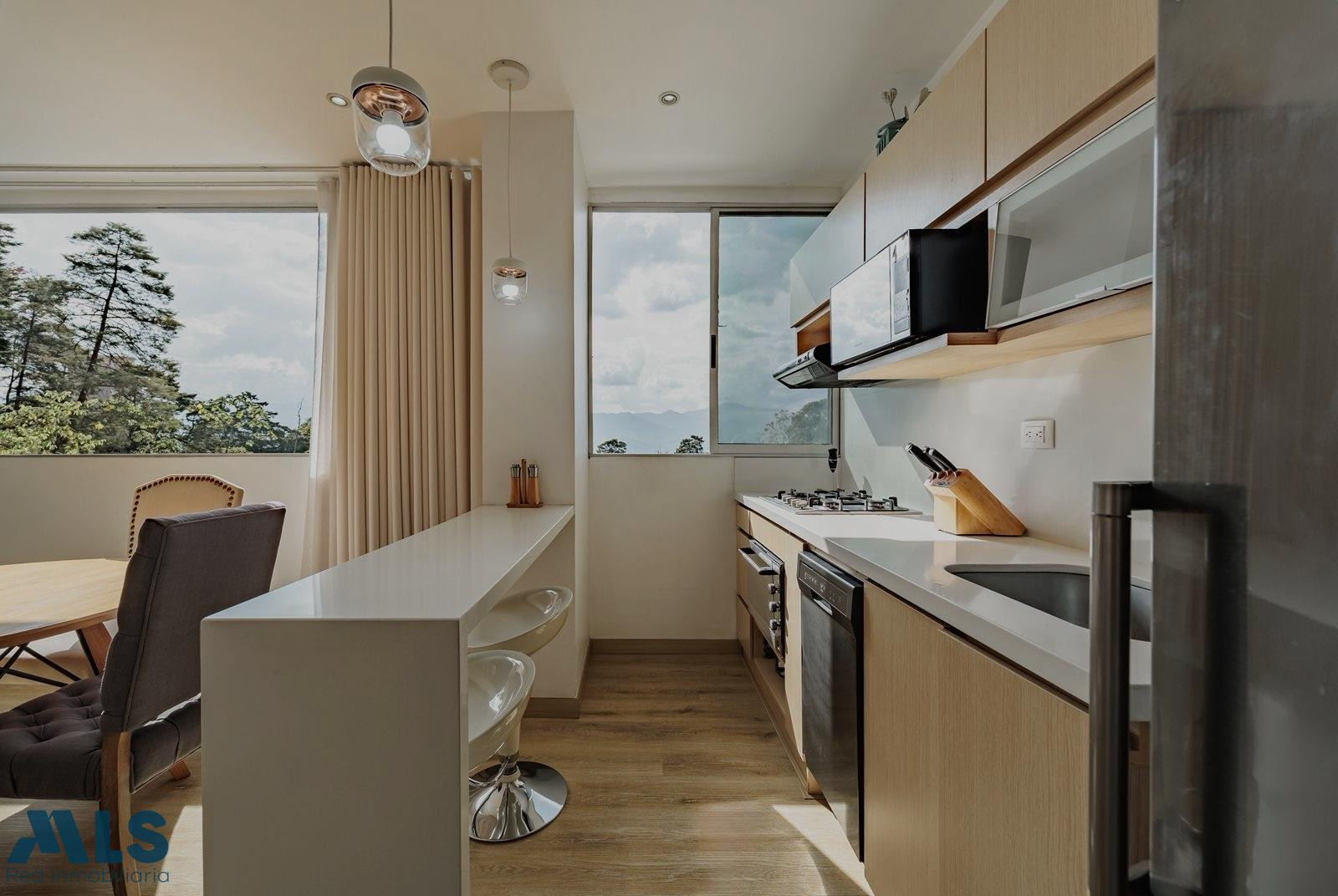 EXCELENTE APARTAESTUDIO medellin - loma cola del zorro