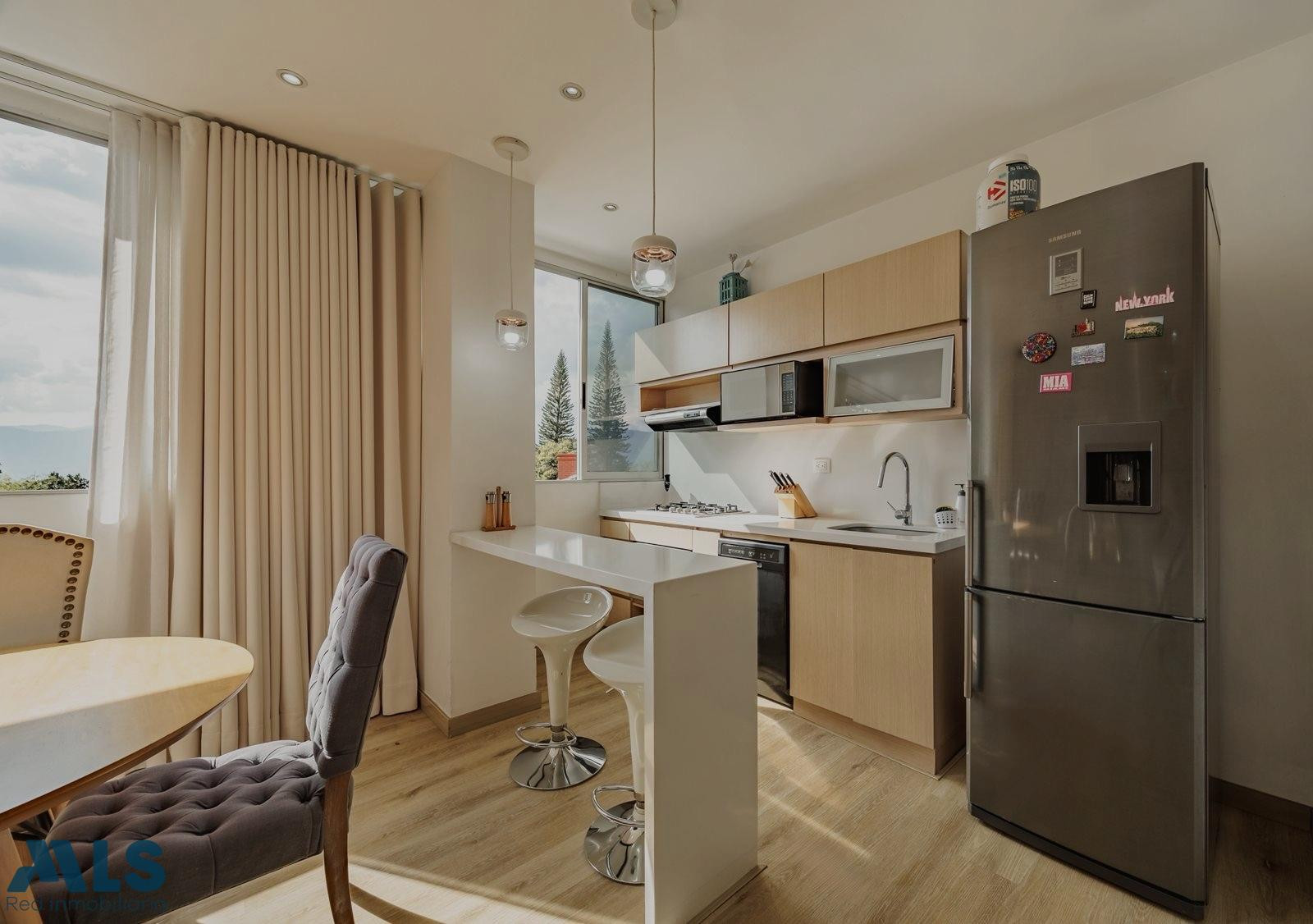 EXCELENTE APARTAESTUDIO medellin - loma cola del zorro