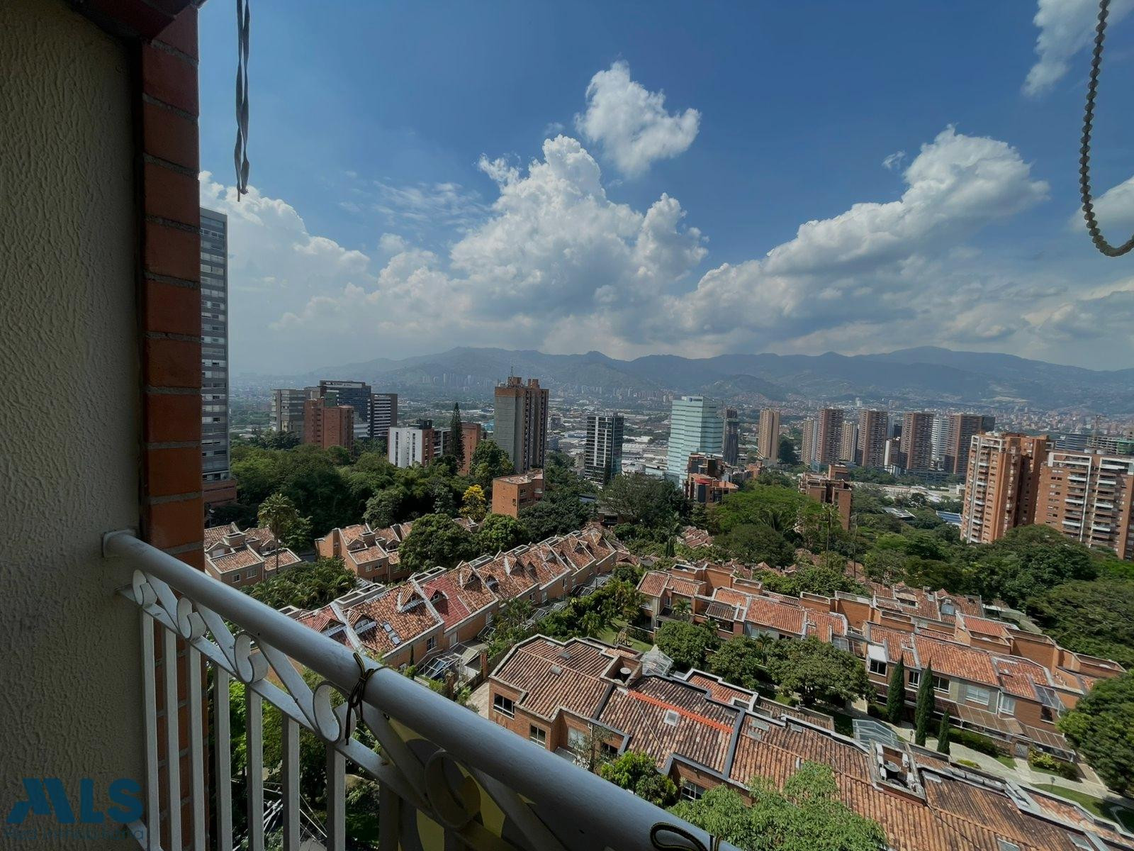 VENTA APARTAMENTO LOMA DE CASTROPOL medellin - castropol