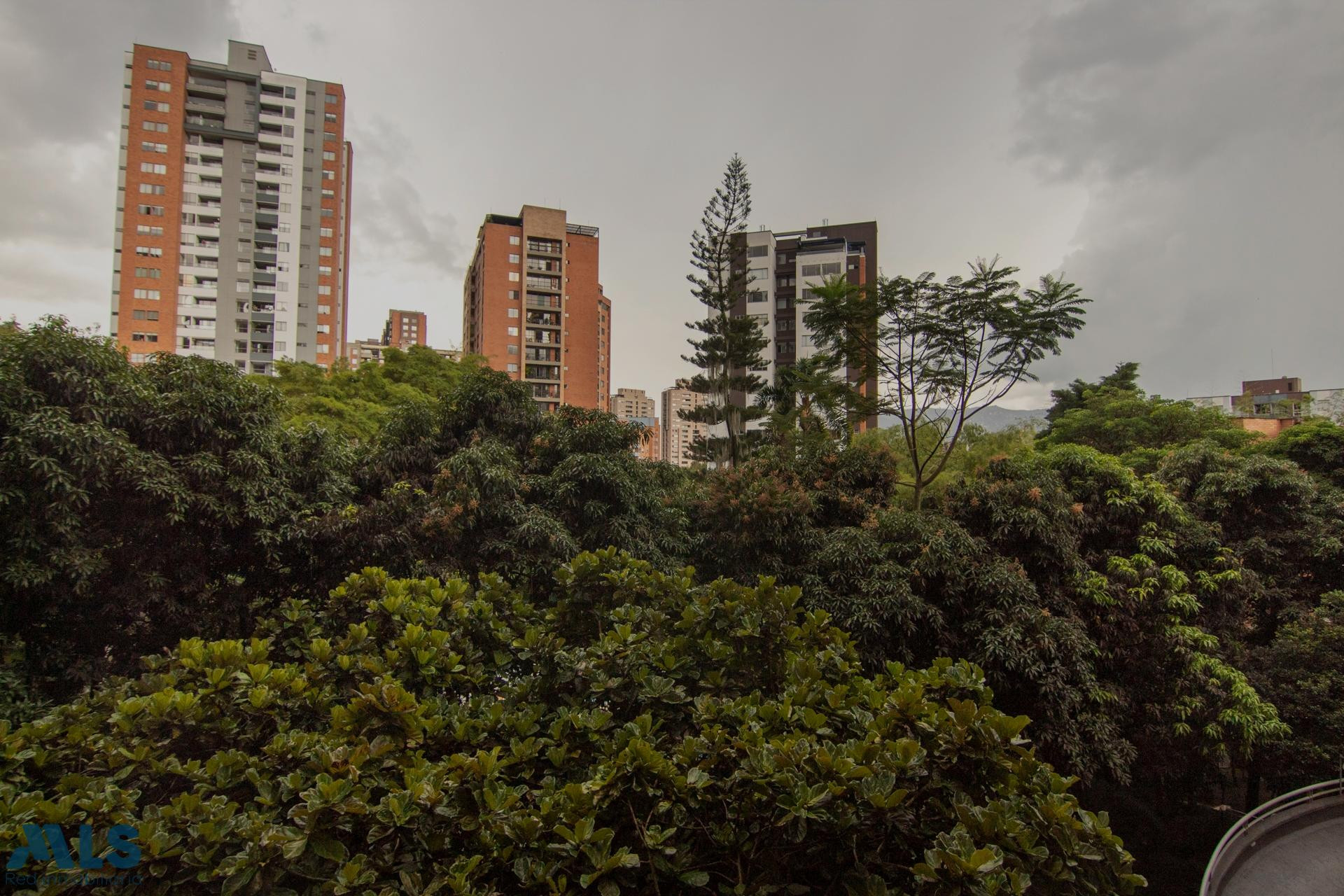 Apartamento en excelente ubicación medellin - loma de san julian