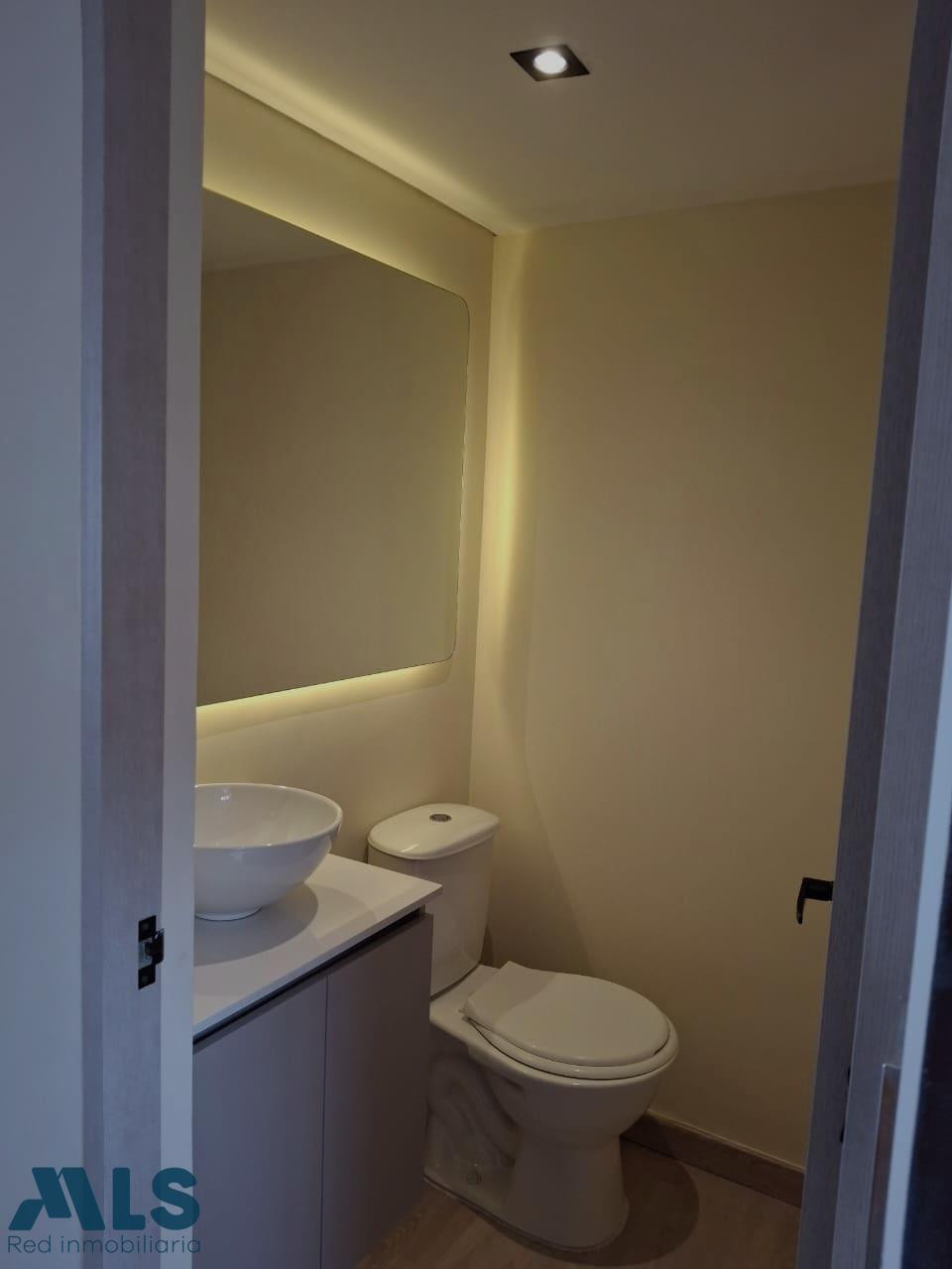 Apartaestudio remodelado para estrenar medellin - loma de san julian