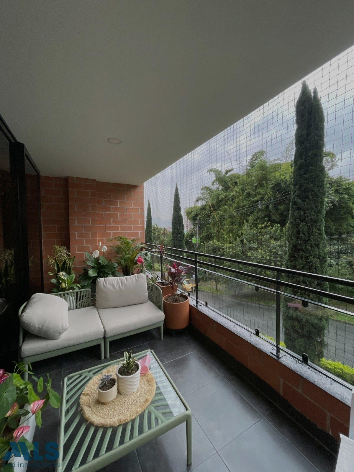 Hermoso apartamento de 4 habitaciones, ideal para familias grandes, hermosos espacios medellin - castropol