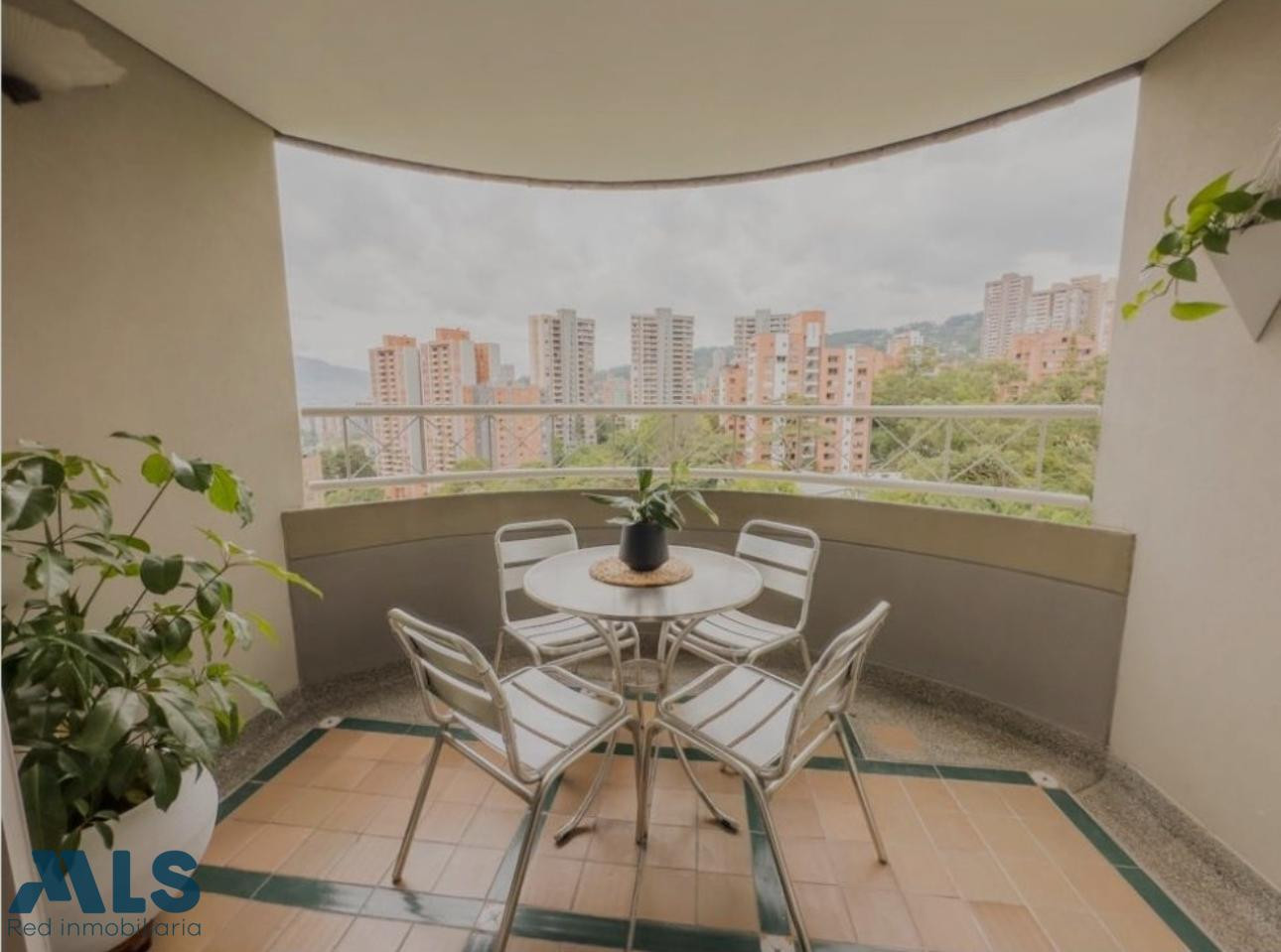 Apartamento amoblado ubicado entre el tesoro cc y provenza medellin - el tesoro