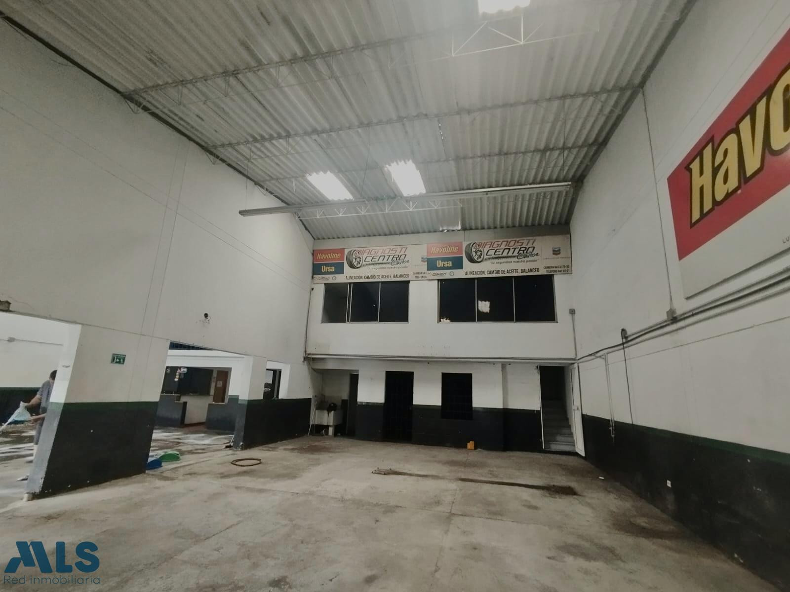 Bodega amplia en el sector de caribe. bello - caribe