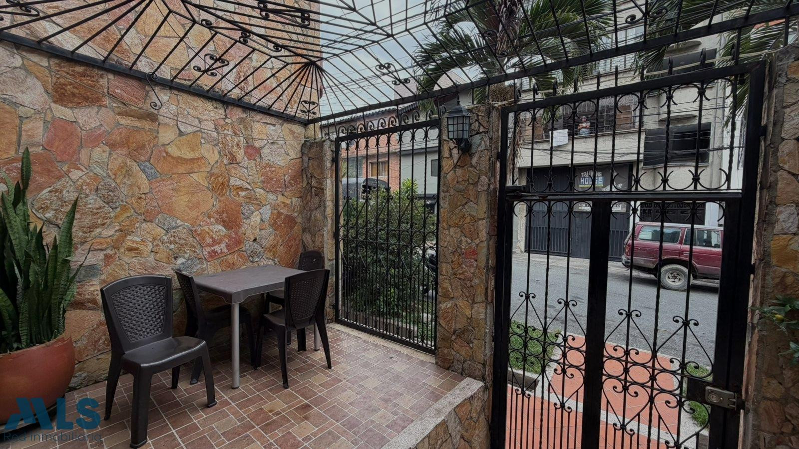 CASA EN LAURELES IDEAL PARA COMERCIO O VIVIENDA medellin - estadio