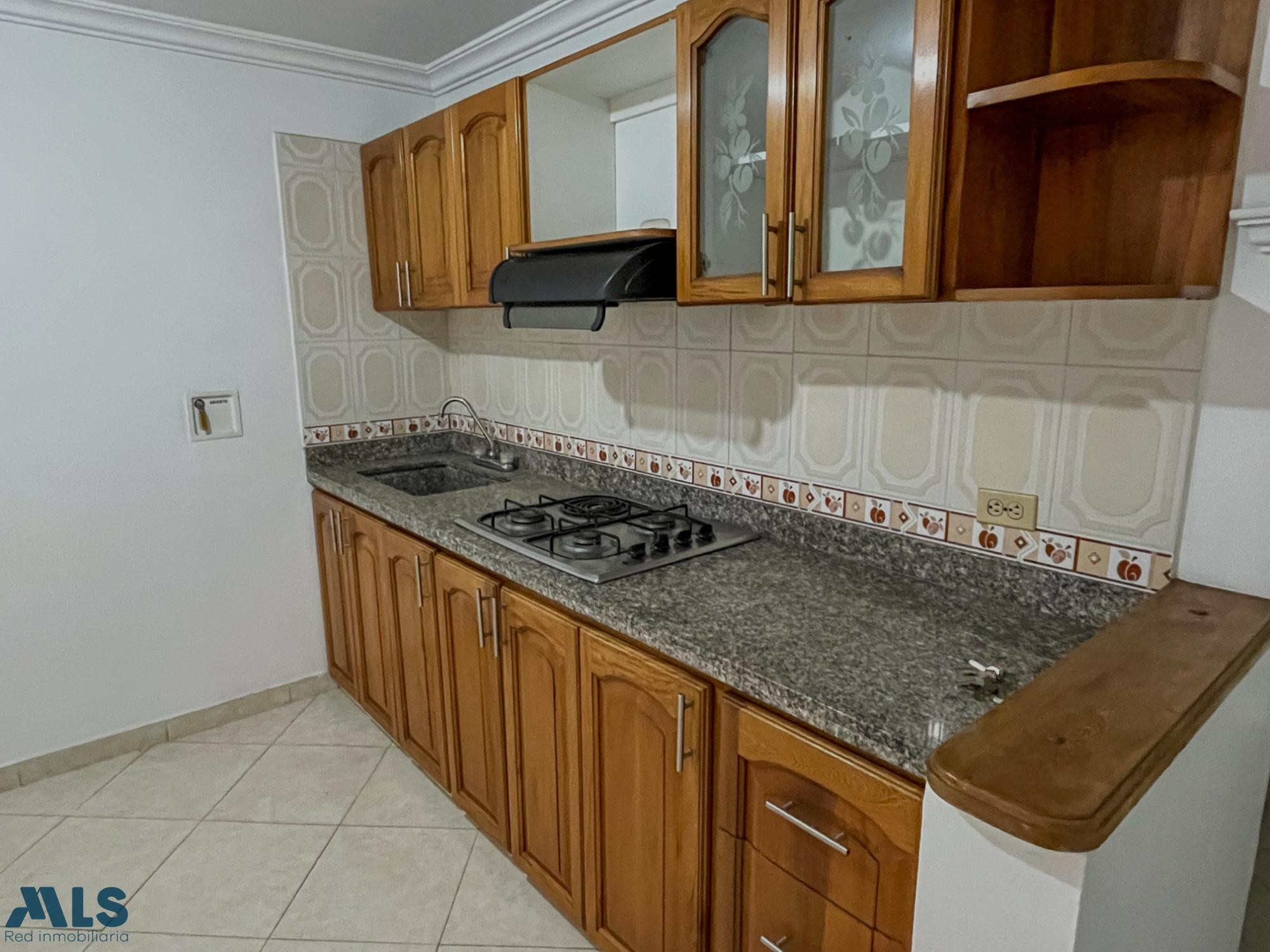 Apartamento en zona plana de itagui muy amplio y comodo itagui - asturias