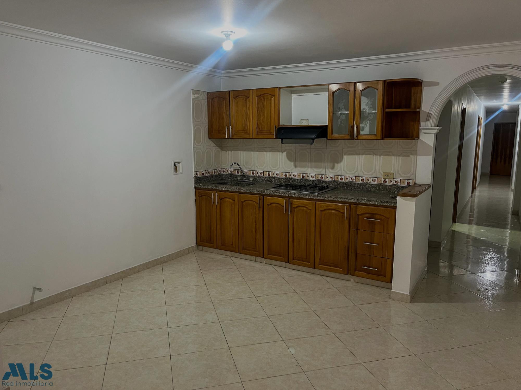 Apartamento en zona plana de itagui muy amplio y comodo itagui - asturias
