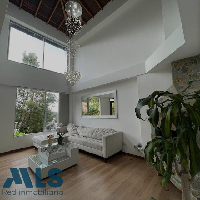 Moderna Casa Campestre envigado - loma del escobero